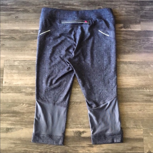 Athleta Gray Cropped Leggings size Small - Picture 5 of 8